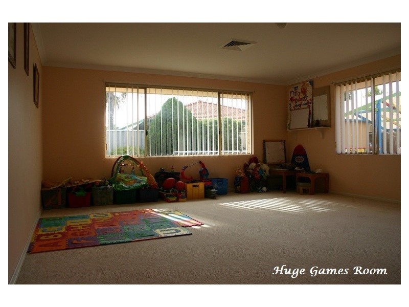 10 Masthead Street, Waikiki WA 6169