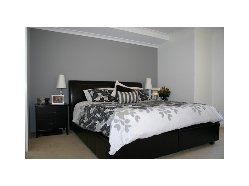 10 Noosa Drive, Secret Harbour WA 6173