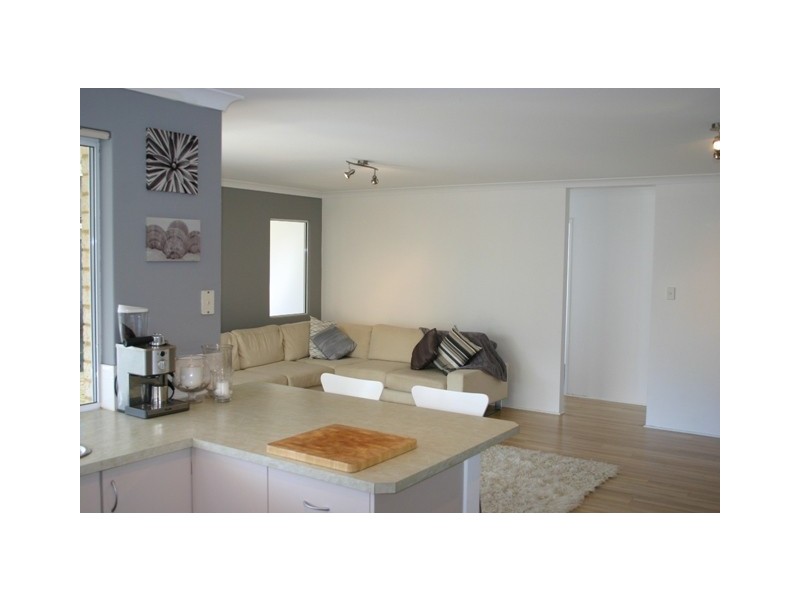 10 Noosa Drive, Secret Harbour WA 6173