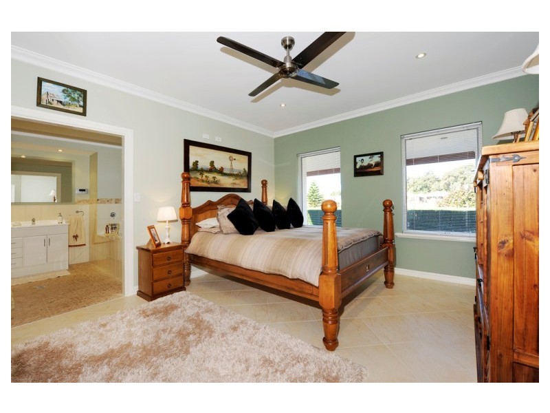 14 Coffs Bend, Secret Harbour WA 6173