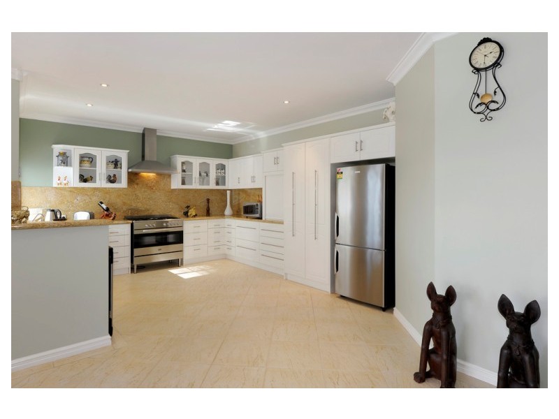 14 Coffs Bend, Secret Harbour WA 6173