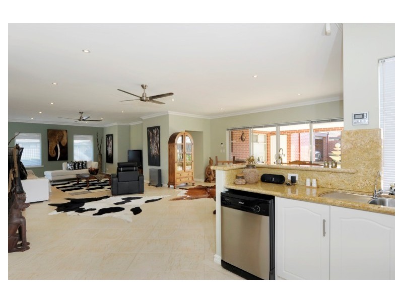 14 Coffs Bend, Secret Harbour WA 6173