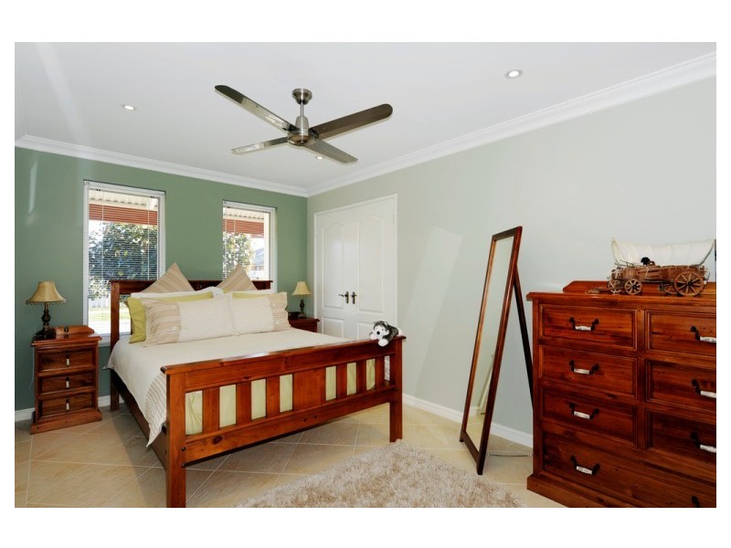 14 Coffs Bend, Secret Harbour WA 6173