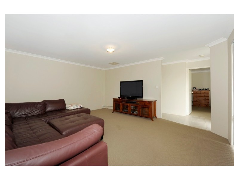 18 Albina Chase, Lakelands WA 6180