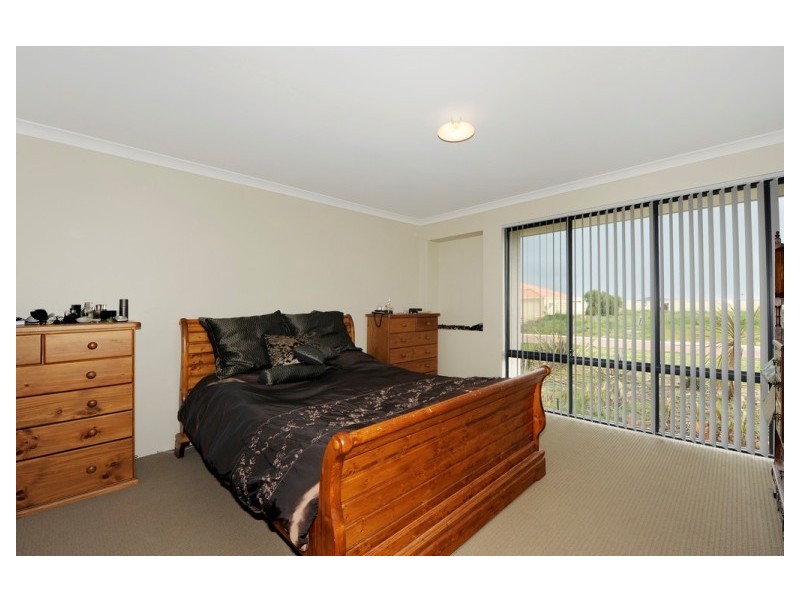 18 Albina Chase, Lakelands WA 6180