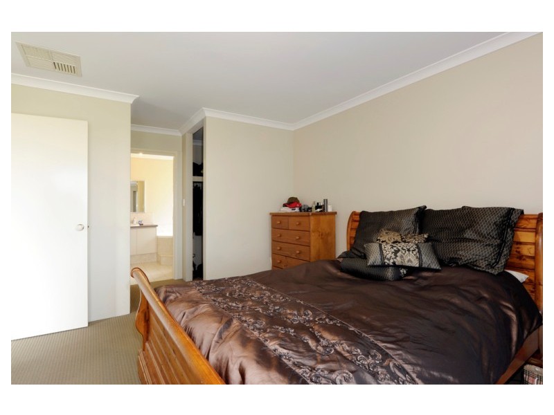 18 Albina Chase, Lakelands WA 6180