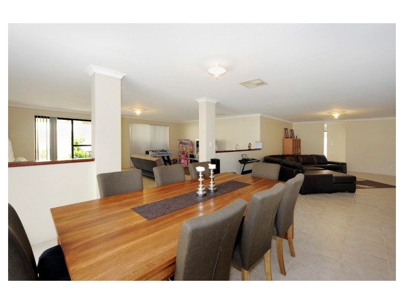 18 Albina Chase, Lakelands WA 6180