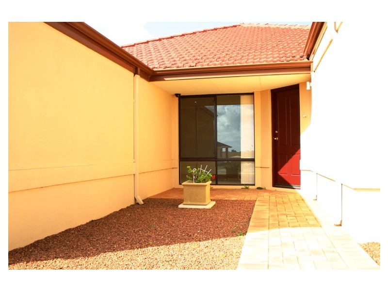 6 Lismore Ridge, Lakelands WA 6180