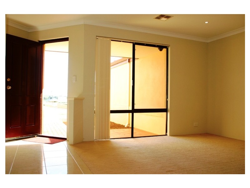 6 Lismore Ridge, Lakelands WA 6180