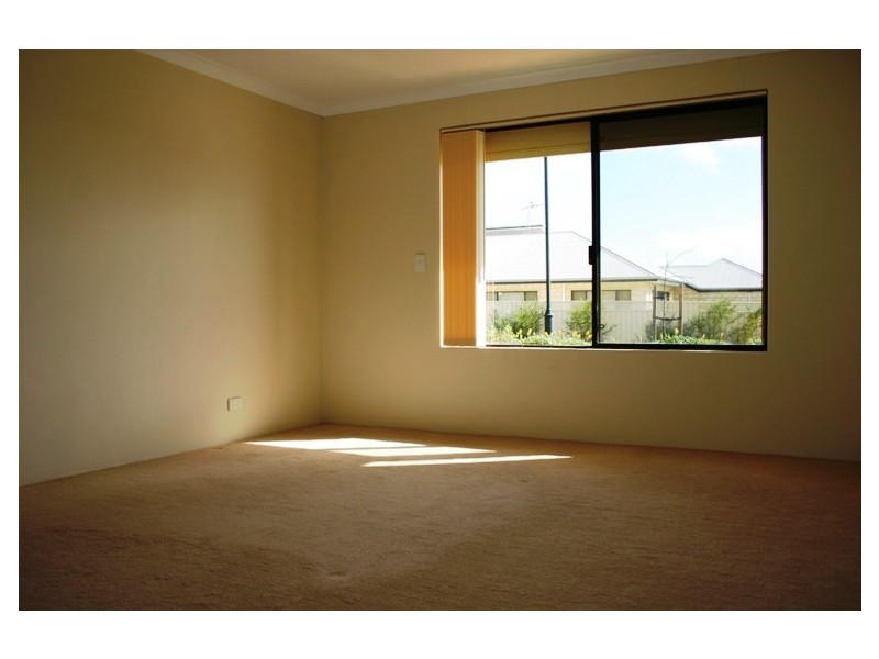 6 Lismore Ridge, Lakelands WA 6180