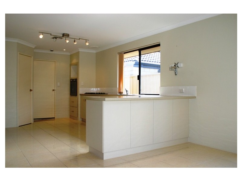 6 Lismore Ridge, Lakelands WA 6180