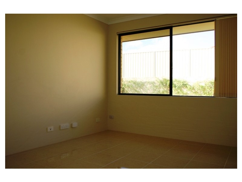 6 Lismore Ridge, Lakelands WA 6180