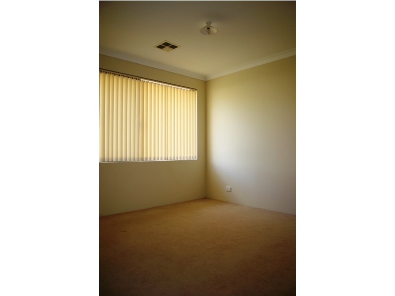 6 Lismore Ridge, Lakelands WA 6180