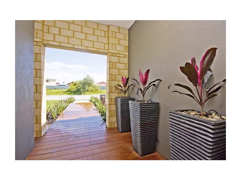 54 Highlander Parade, Rockingham WA 6168