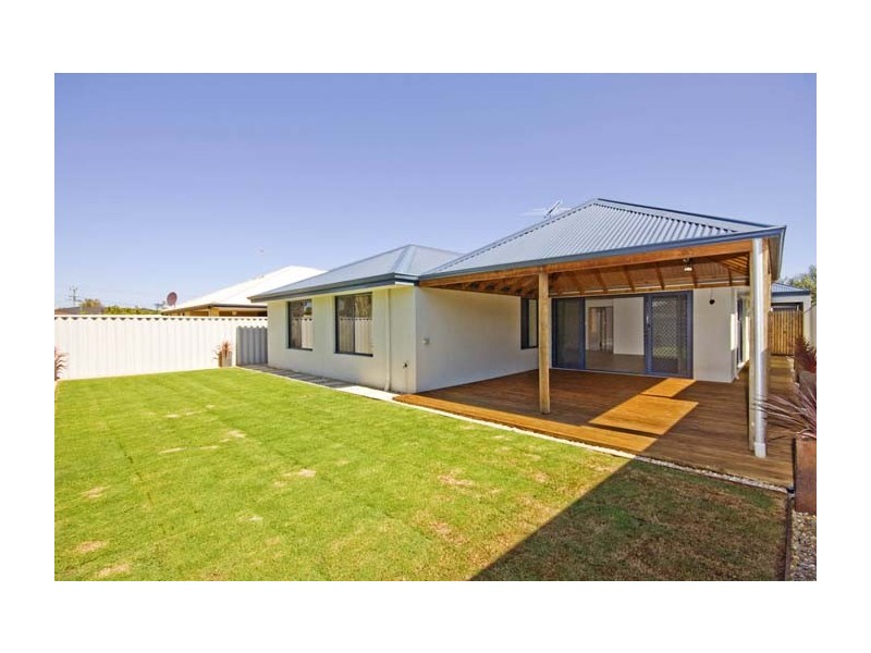 54 Highlander Parade, Rockingham WA 6168