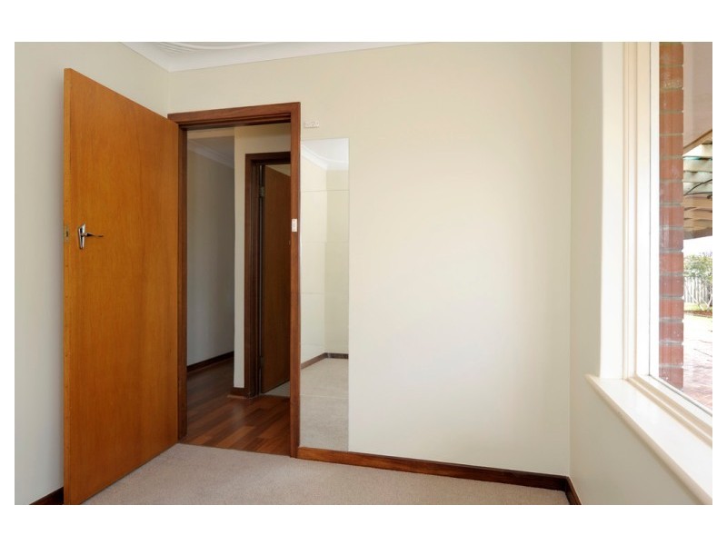 64 Rae Road, Safety Bay WA 6169