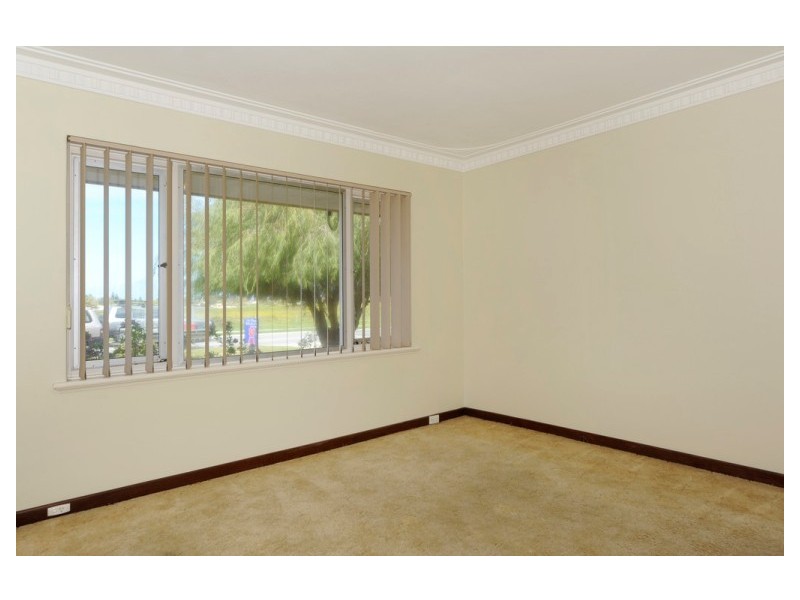 64 Rae Road, Safety Bay WA 6169