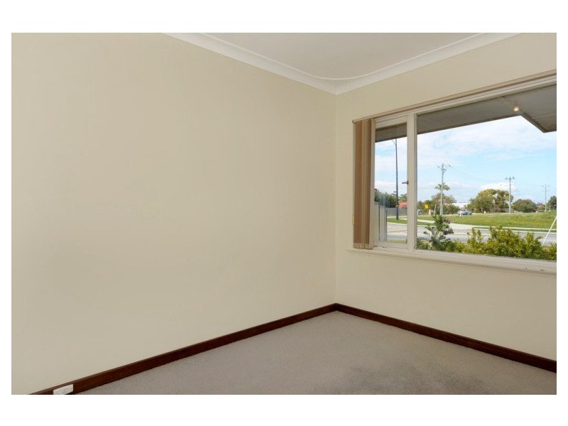 64 Rae Road, Safety Bay WA 6169