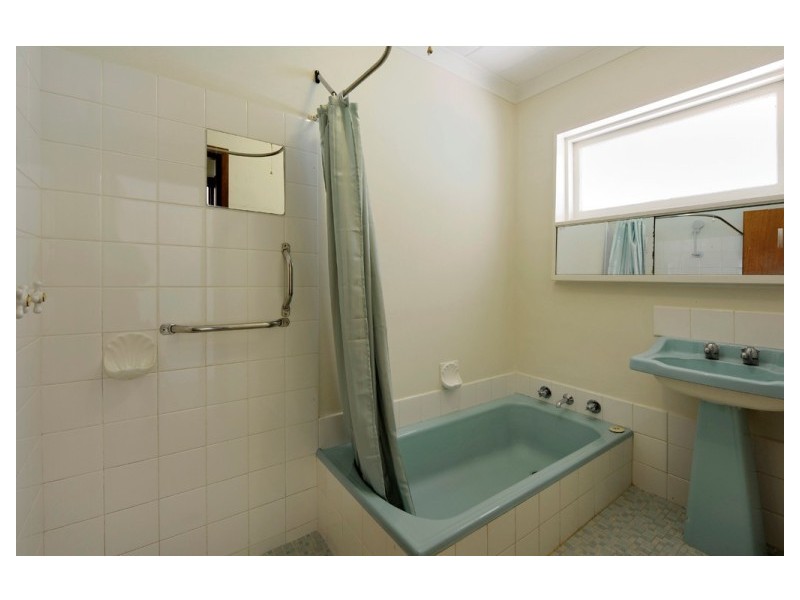 64 Rae Road, Safety Bay WA 6169