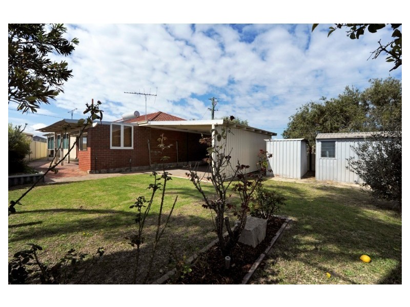 64 Rae Road, Safety Bay WA 6169