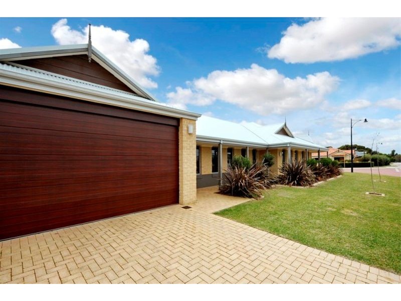 17 Sanguine Way, Atwell WA 6164