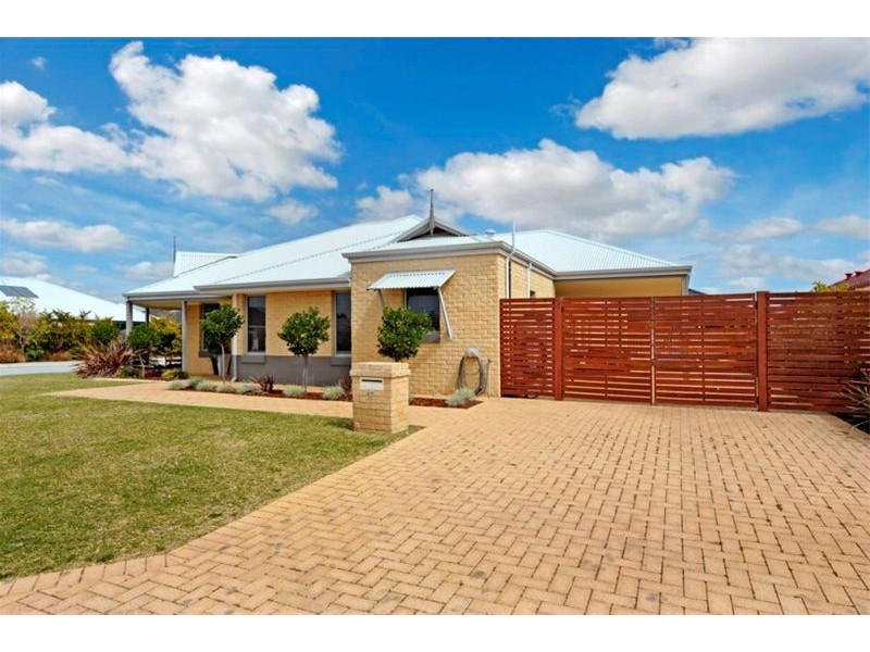 17 Sanguine Way, Atwell WA 6164