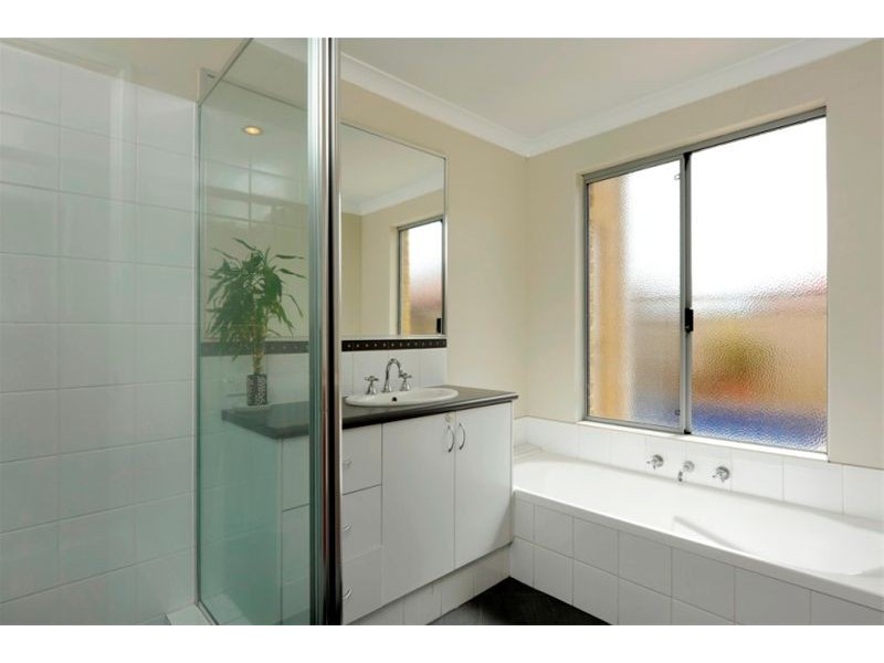 17 Sanguine Way, Atwell WA 6164