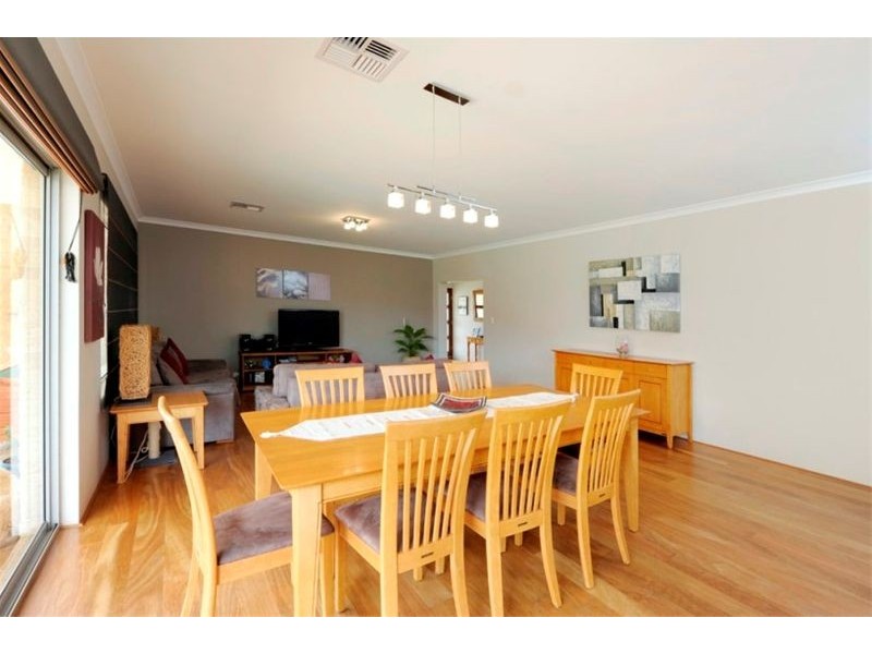 17 Sanguine Way, Atwell WA 6164