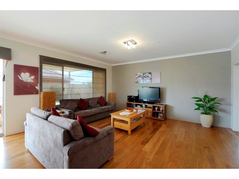 17 Sanguine Way, Atwell WA 6164