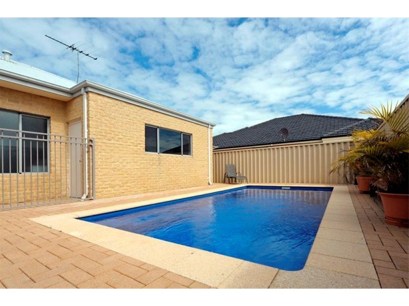 17 Sanguine Way, Atwell WA 6164