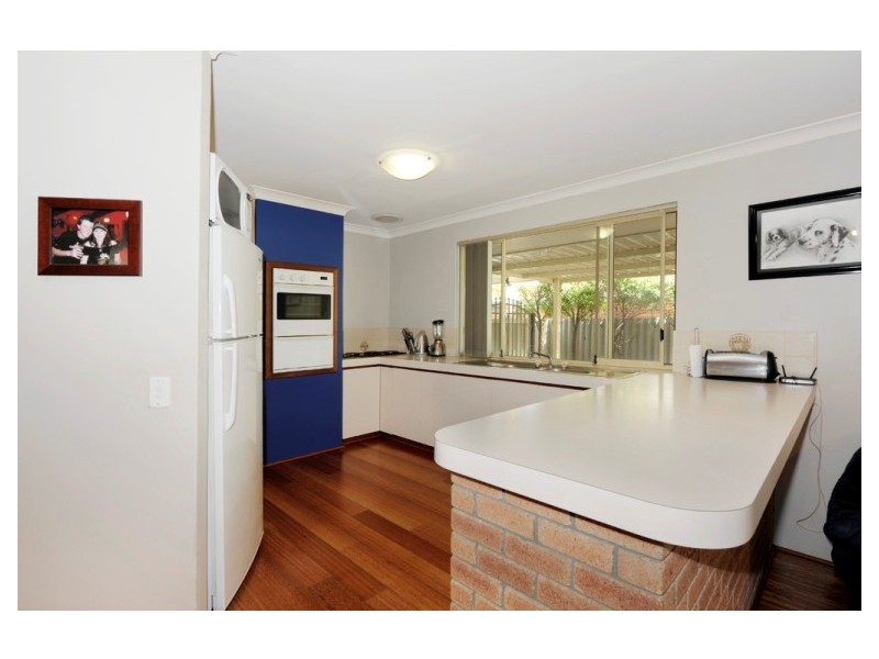 25 Kingsbridge Road, Warnbro WA 6169
