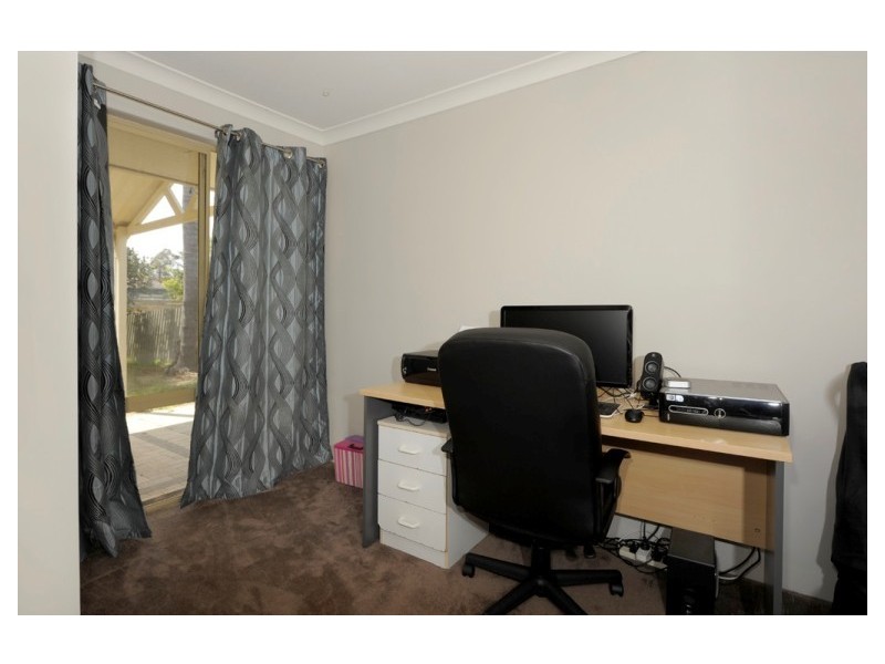 25 Kingsbridge Road, Warnbro WA 6169