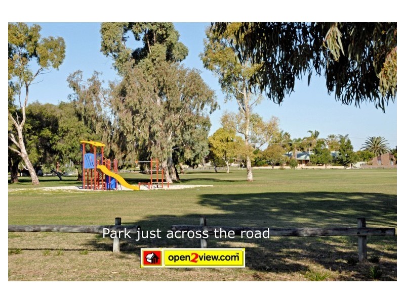25 Kingsbridge Road, Warnbro WA 6169
