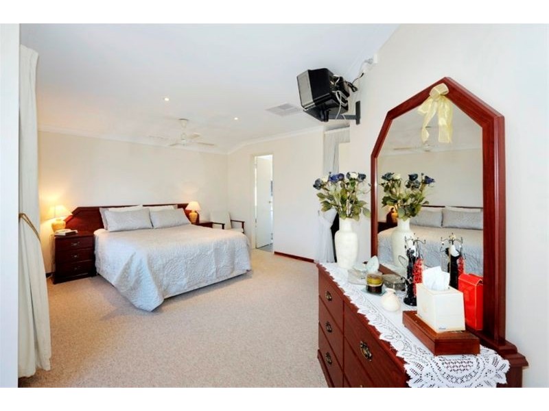 30 ST ETTIENE GARDENS, Port Kennedy WA 6172