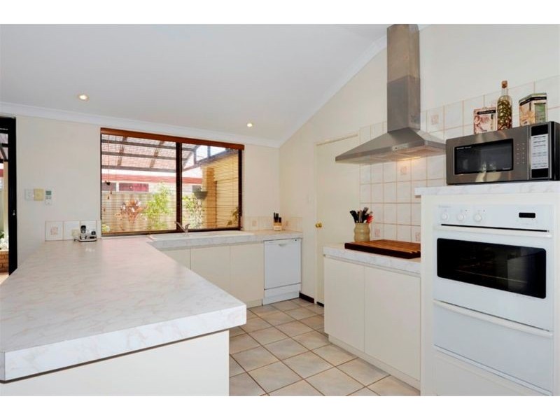 30 ST ETTIENE GARDENS, Port Kennedy WA 6172