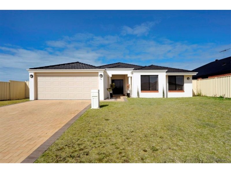 24 Hamlet Pass, Pinjarra WA 6208