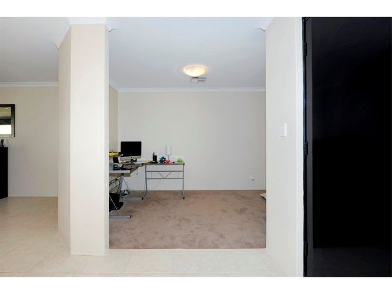 24 Hamlet Pass, Pinjarra WA 6208