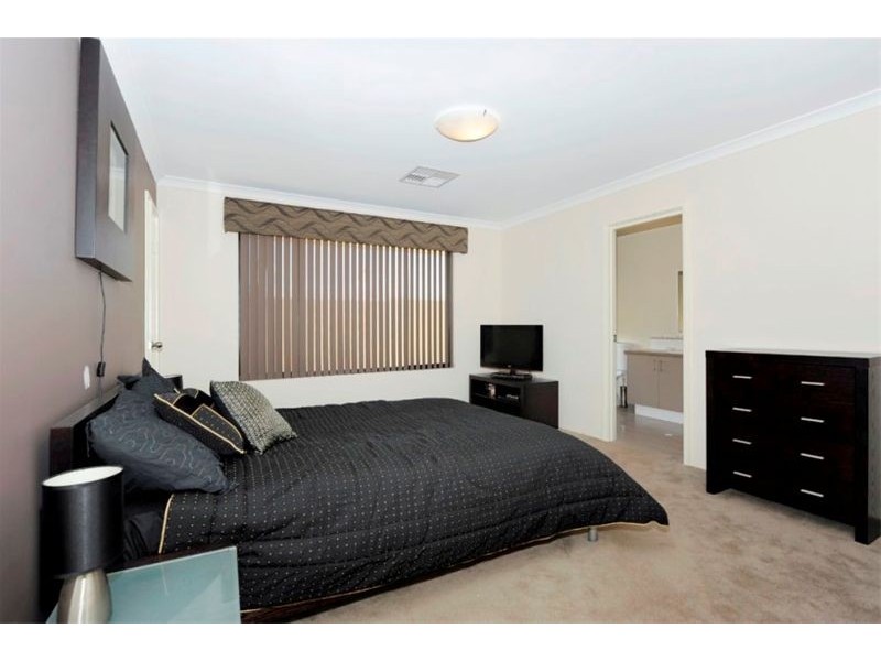 24 Hamlet Pass, Pinjarra WA 6208