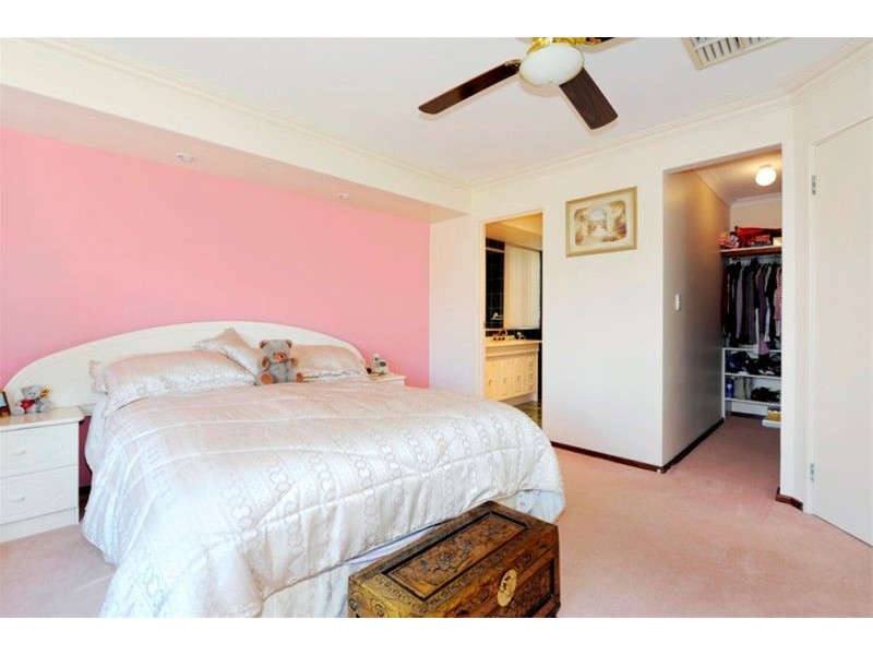 15 St Tropez Court, Port Kennedy WA 6172