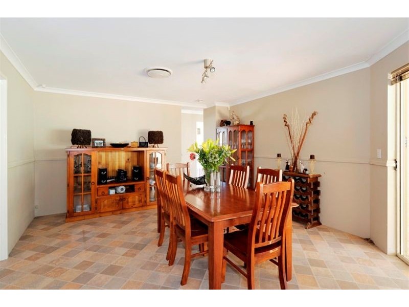 11 Coppercups Place, Halls Head WA 6210