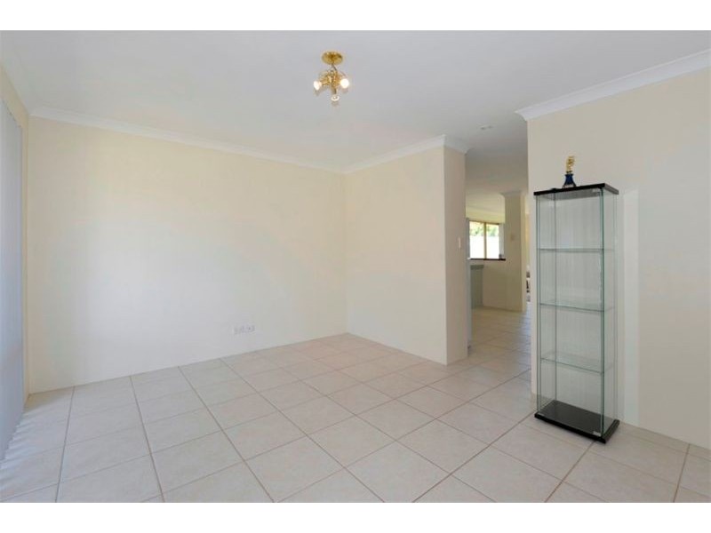 4 Maroon Place, Warnbro WA 6169