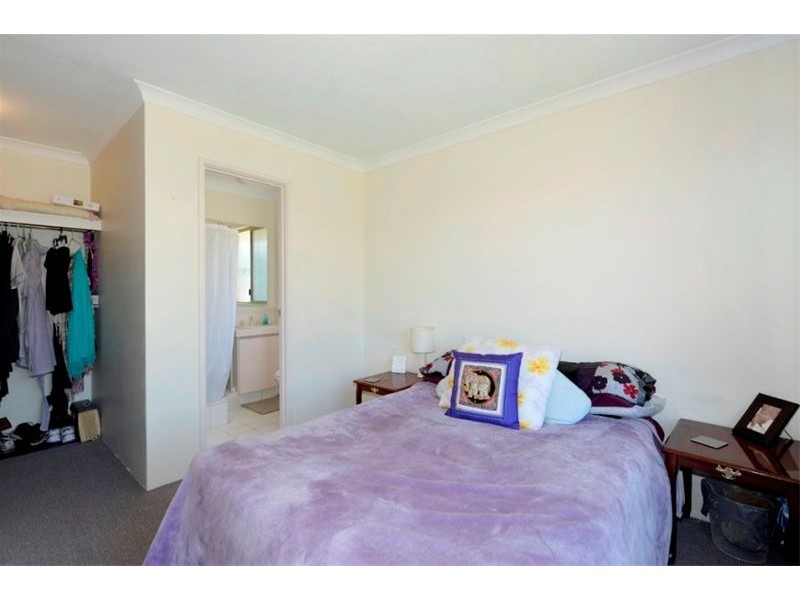 4 Maroon Place, Warnbro WA 6169