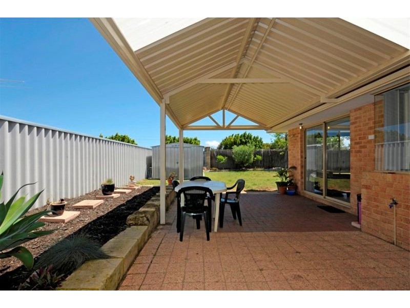 4 Maroon Place, Warnbro WA 6169