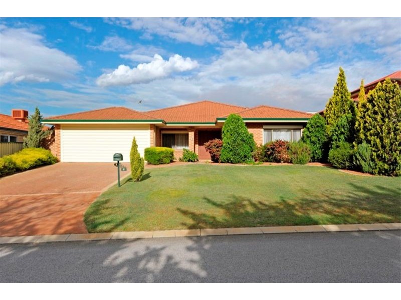 4 Smokewood Place, Leeming WA 6149