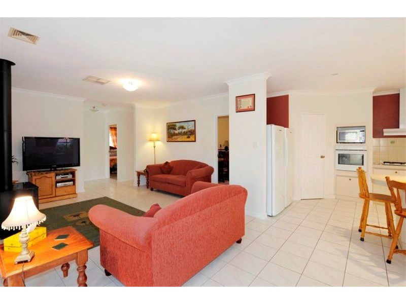 4 Smokewood Place, Leeming WA 6149