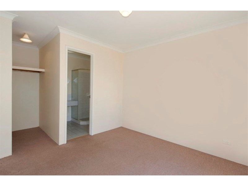 2 Saxon Place, Bateman WA 6150