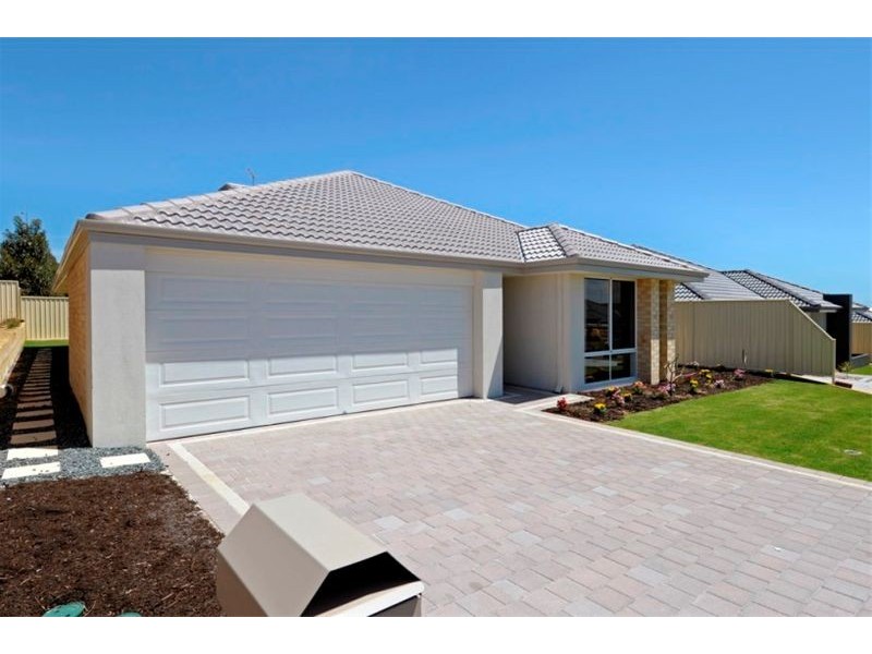 64 Highcliffe Circle, Lakelands WA 6180