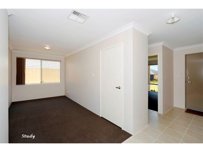 64 Highcliffe Circle, Lakelands WA 6180