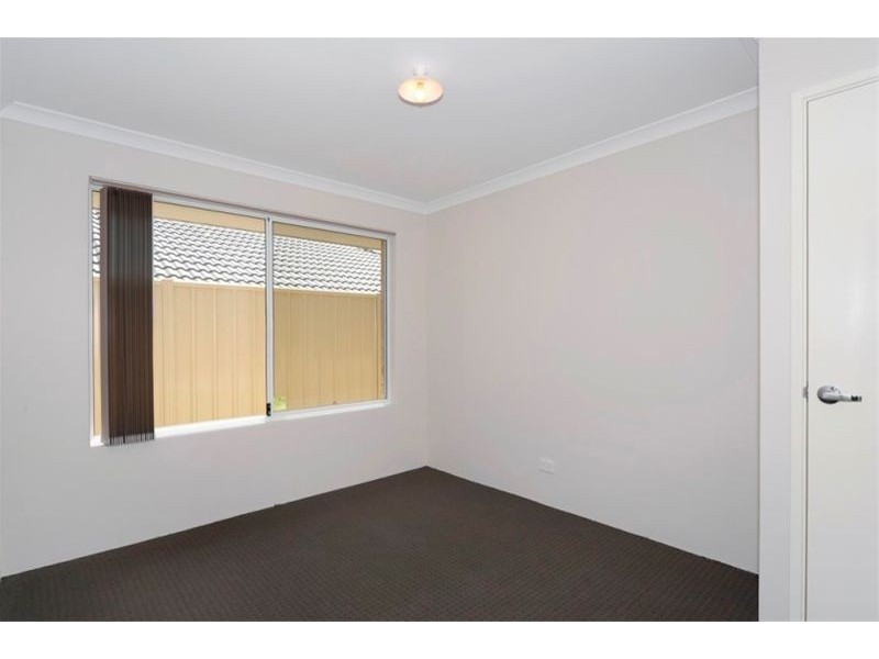 64 Highcliffe Circle, Lakelands WA 6180