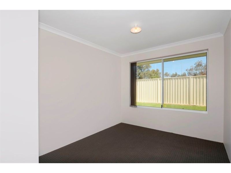 64 Highcliffe Circle, Lakelands WA 6180
